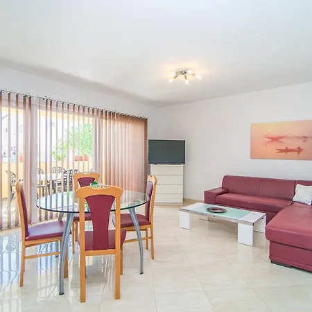 2 Apartman *