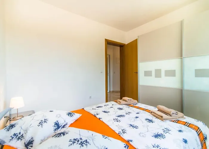 2 Apartment *