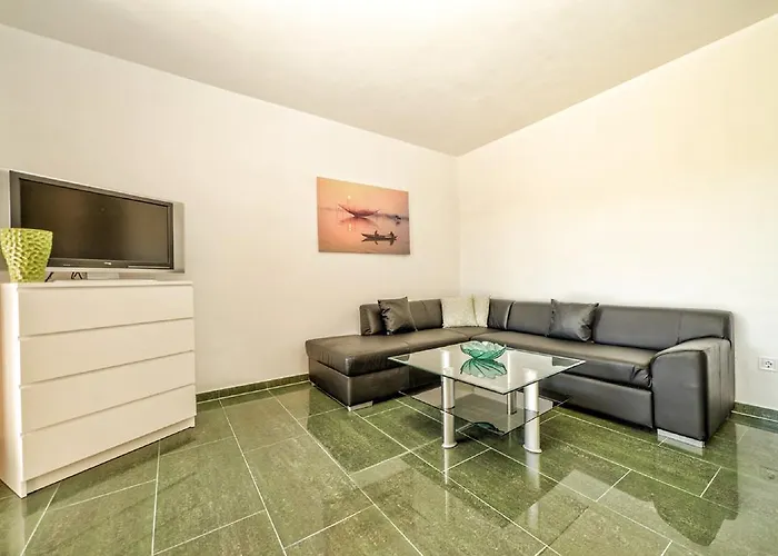 Apartman 2 Póla